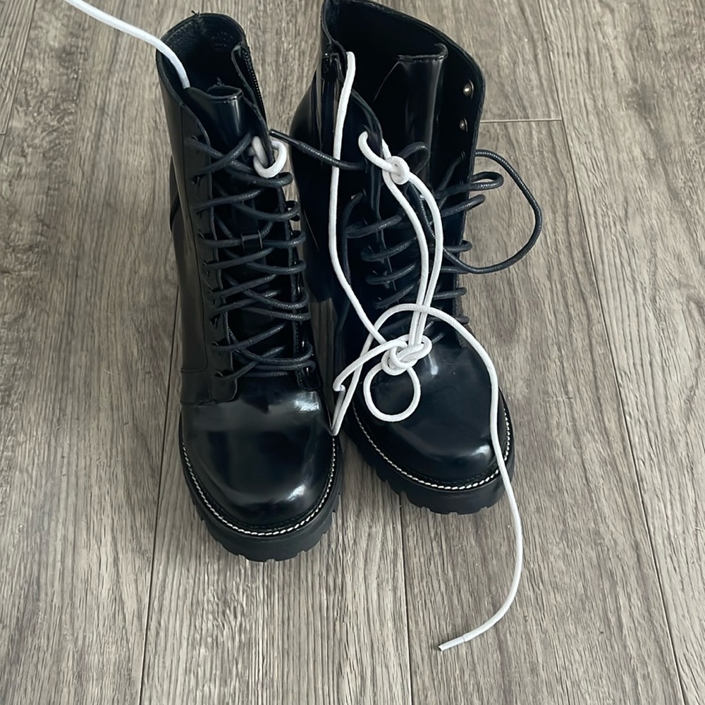 Cute, Comfy, heeled boots!
